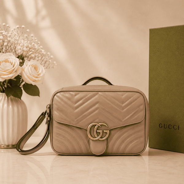Gucci Marmont 奶茶色牛皮霧金釦鏈條斜背化妝包精品包款419