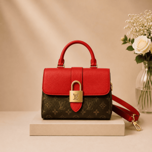 LV Locky BB 原花拼紅牛皮金釦鎖頭翻蓋包 43800 LV Locky BB 原花拼紅牛皮金釦鎖頭翻蓋包精品包款1126